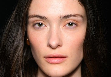 Estas son las mejores bases de maquillaje para el verano: luz y humectantes